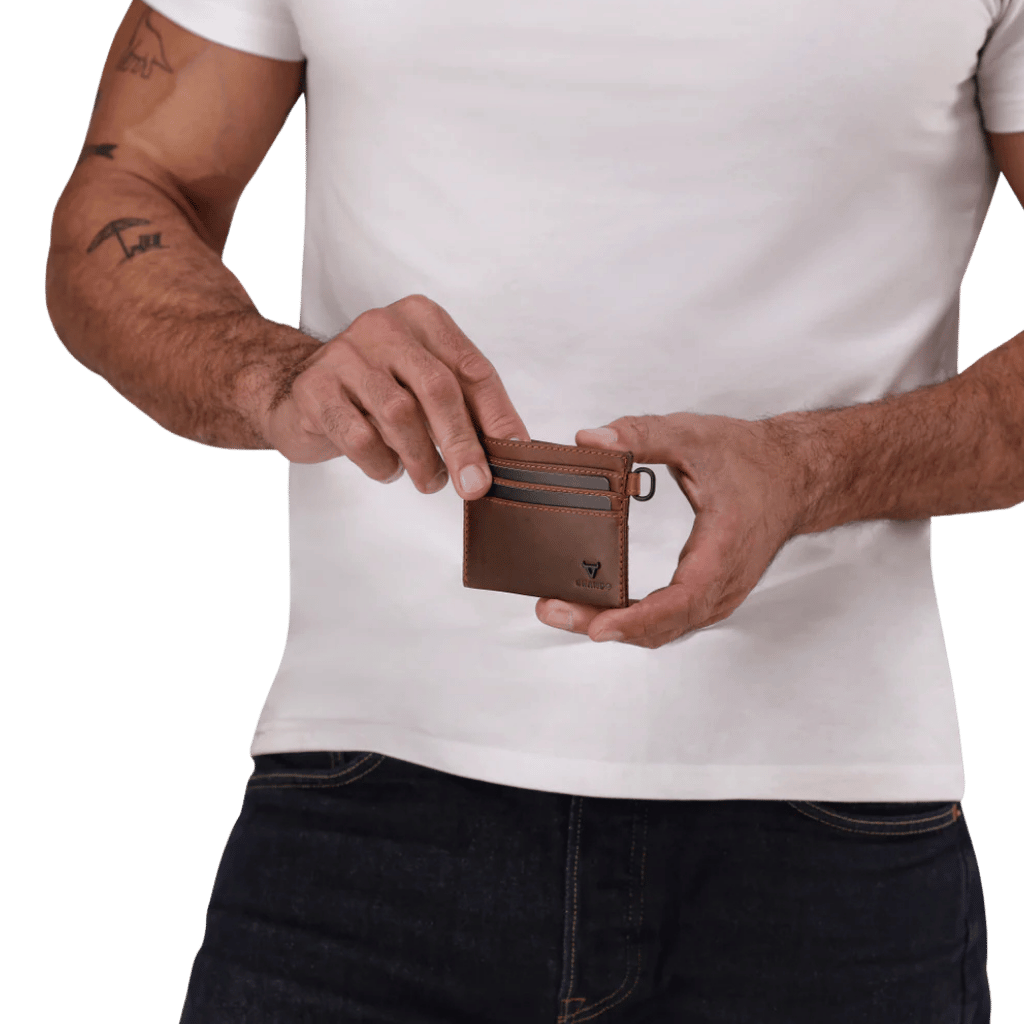 Brando James 3353 Leather slim card allet brown lifestyle png