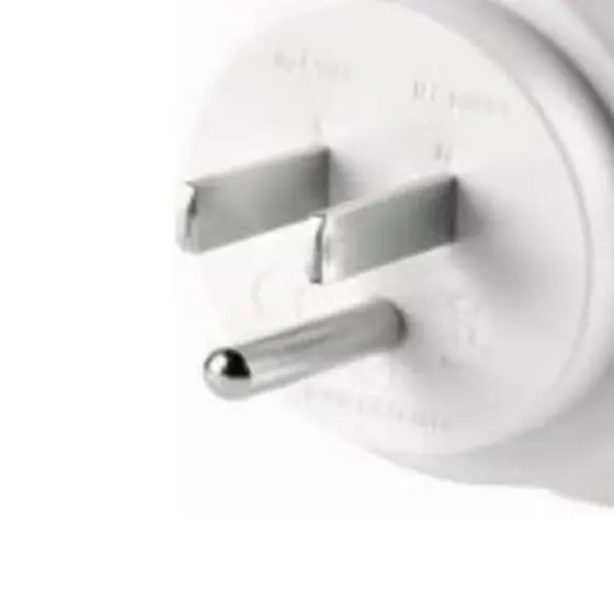 DEsign go TRavel Adaptor 583 SA to USA 3 pin outelt jpg