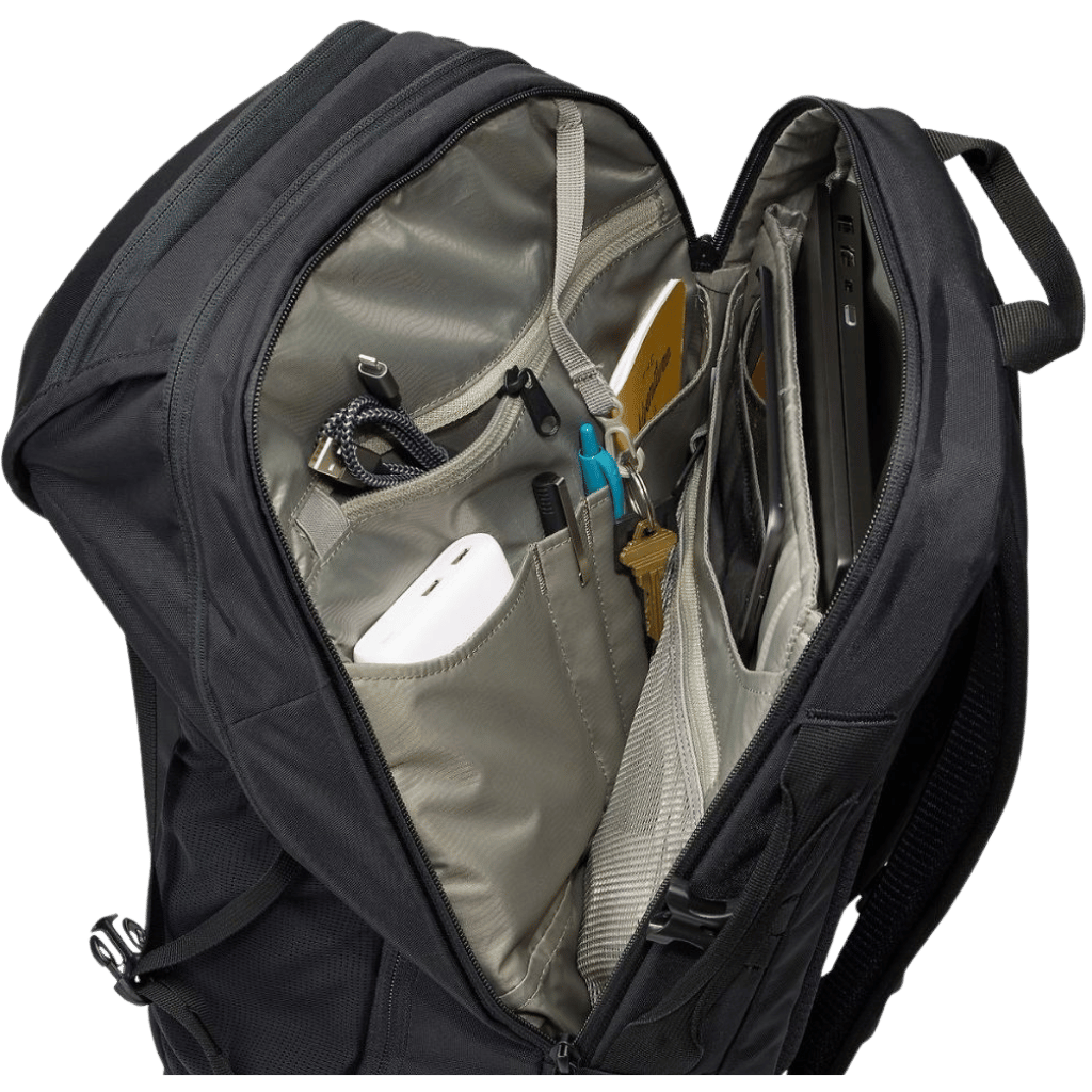 Thule En Route 4 backpack lifestyle features2