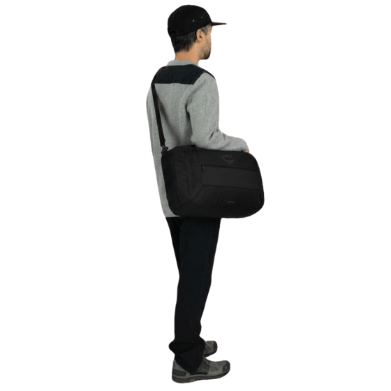 Osprey Ozone 20L boarding briefcase black lifestyle2