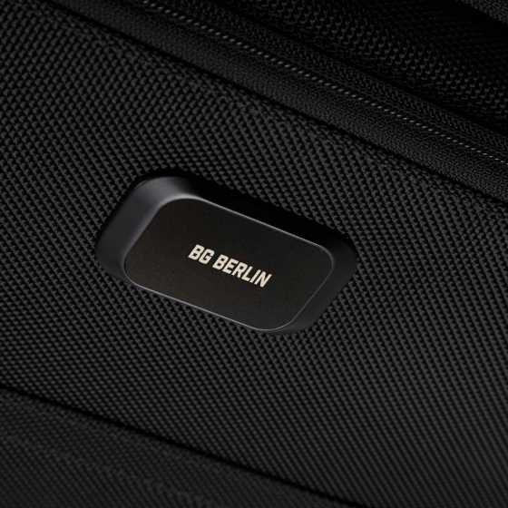 BG Berlin Nexus CEO Slim Laptop briefcase GP023436 black badge