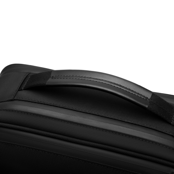BG Berlin Nexus CEO Core Backpack KB24251 black handle