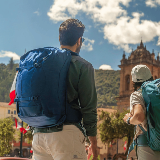 Osprey Farpoint Extended Fit 55L blue lifestyle3