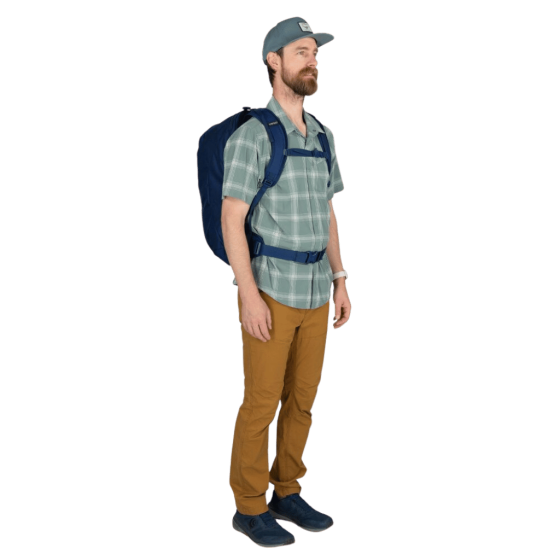 Osprey Farpoint Travel Pack extended fit Blue fit1