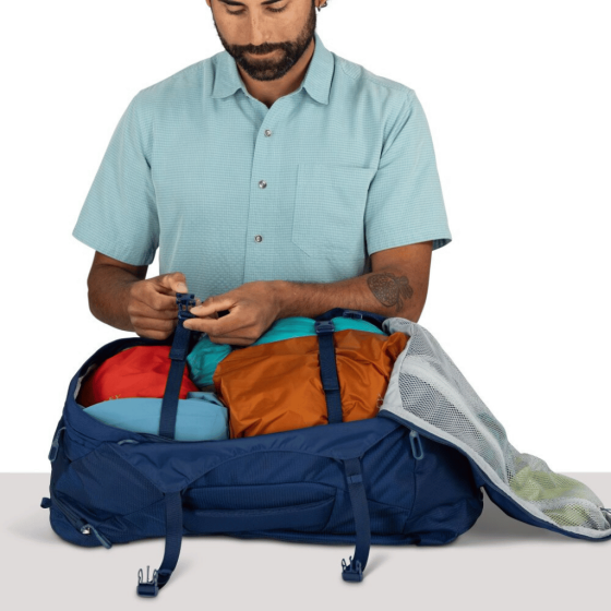 Osprey Farpoint Travel Pack extended fit Blue lifestyle2