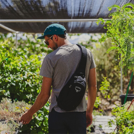 Osprey Daylite Sling AI10006018 black lifestyle2