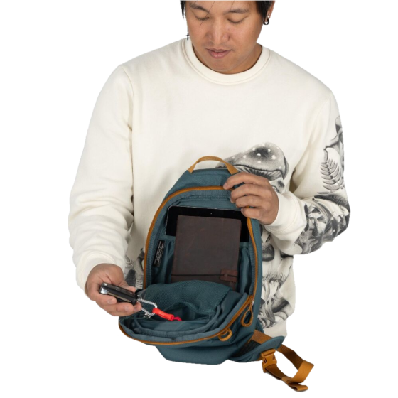 Osprey Daylite Sling lifestyle3