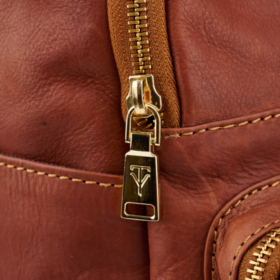 Tascany Giuliana TBA104 On the Go backpack brown detail
