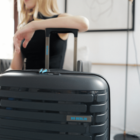 BG Berlin Soda Spinner Black lifestyle 1 png