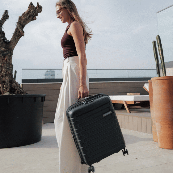 BG Berlin Soda Spinner Black lifestyle 4 png