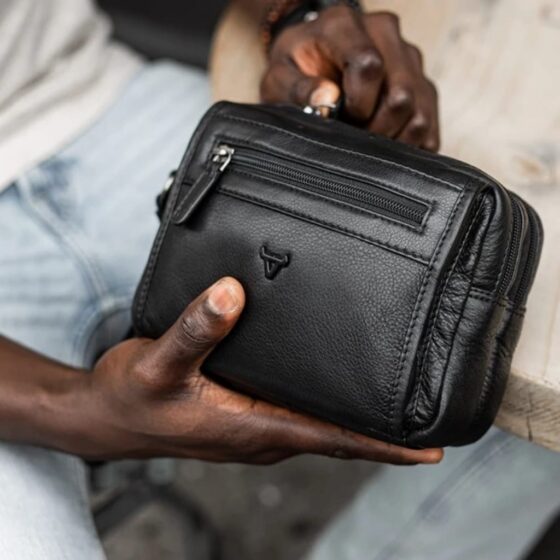 Brando 3352 Winchester Brown Gents Bag Lifestyle 1 jpg