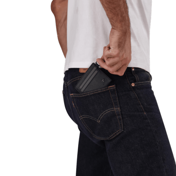 Brando James 3353 Leather slim card allet black lifestyle png