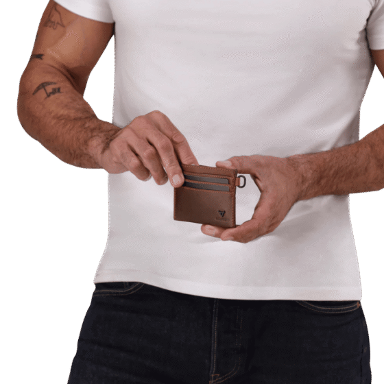 Brando James 3353 Leather slim card allet brown lifestyle png