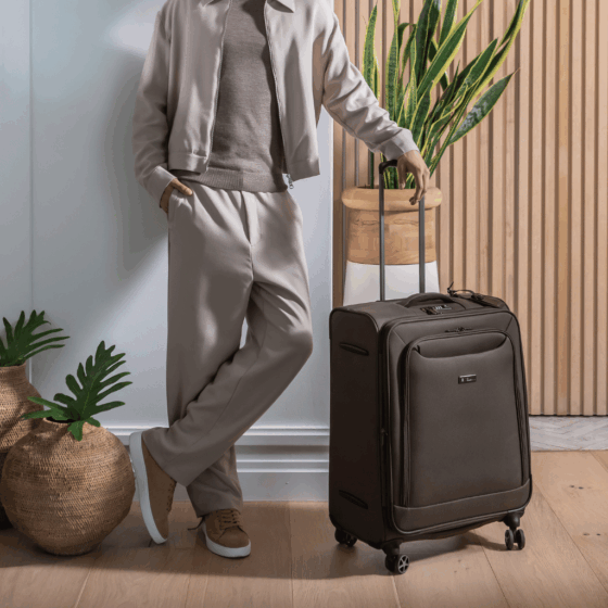 Cellini Megapak Spinner features lifestyle 1