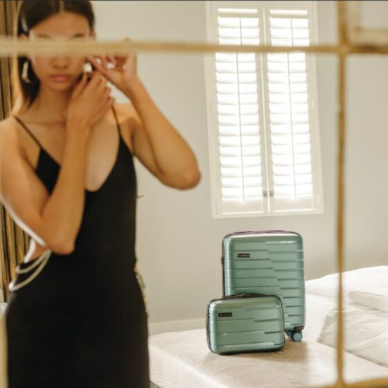 Cellini Microlite Beauty Case Lifestyle