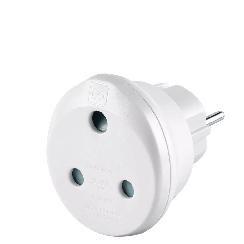 Go TRavel SA EU adaptor 585 front3qrtr