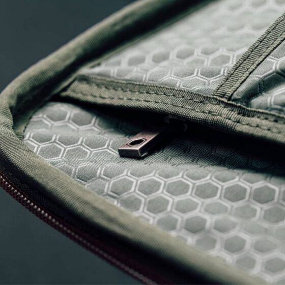 Jekyll Hide Montana Colt Clay Tan Business Spinner Carry on 3800 Detail jpg