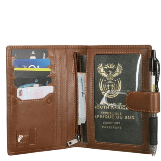 Jekyll and Hide 4306 Norwegian Leather passport holder tan interior1 png