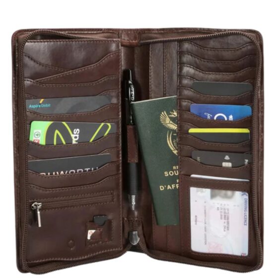 Jekyll and Hide 6392 Oxford Travel Wallet Moccha Brown interior1 jpg