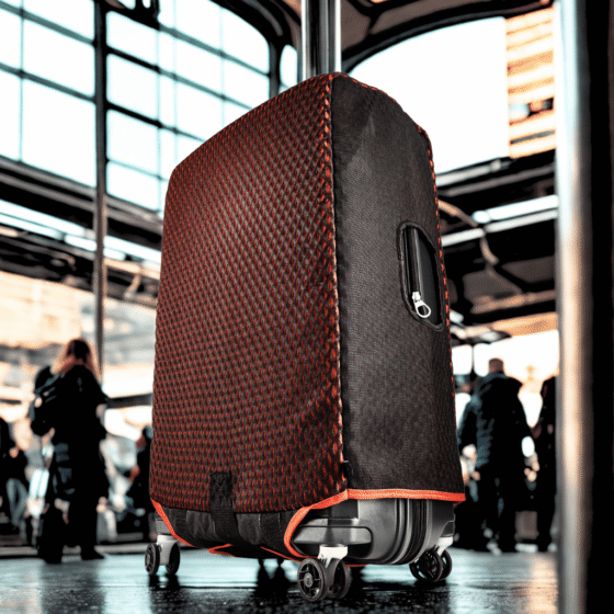 Luggage Glove DUO Lifestyle Red train stration png