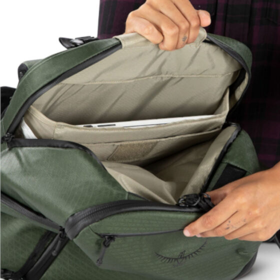 Osprey Archeon Travelpack 40L green lifestyle jpg