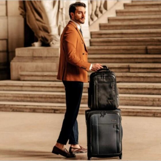 Samsonite Spectrolite 3 KG4 Travel Spinner exander Lifestyle jpg