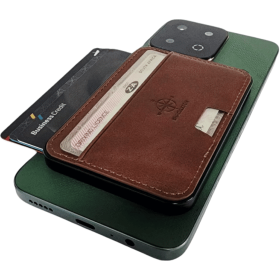 Shackleton Mag Safe Leather pop up wallet brown in use 2 png