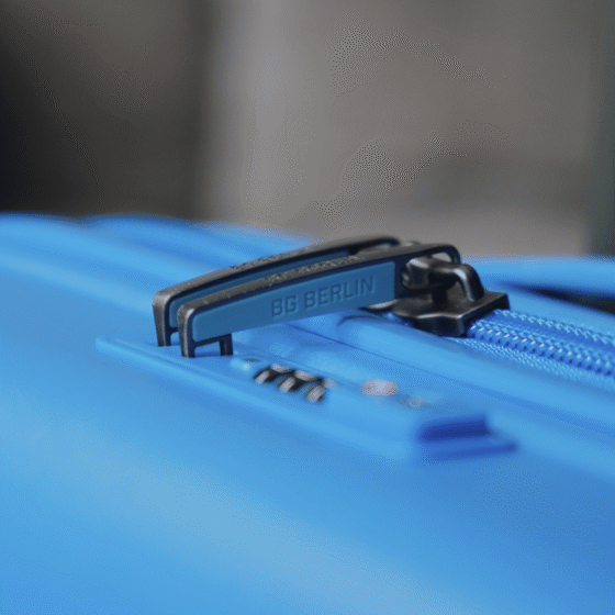 Soda Carry on Blue Lifestyle png