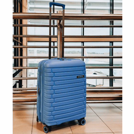 Soda Carry on Blue Lifestyle airport png