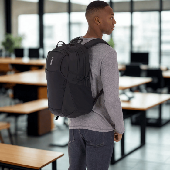 Thule En Route 4 backpack lifestyle 3
