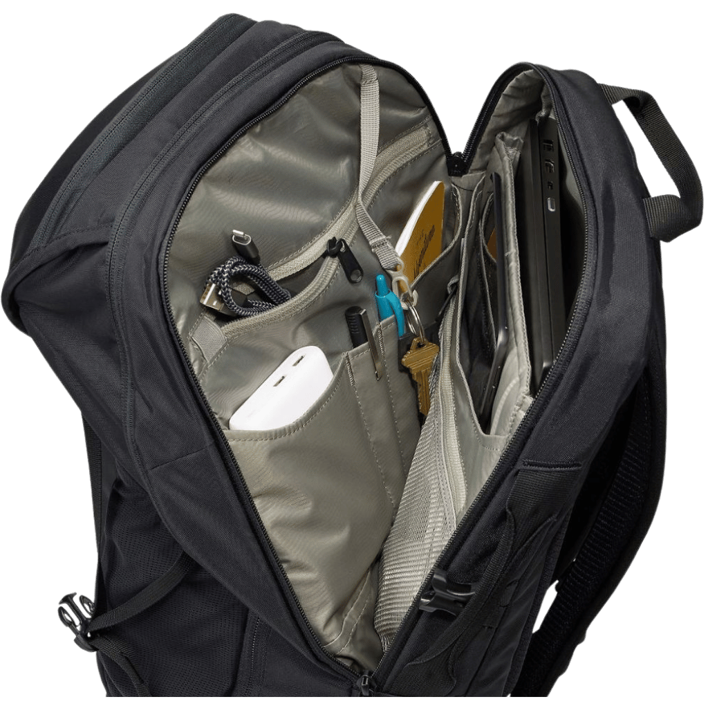 Thule En Route 4 backpack lifestyle features2