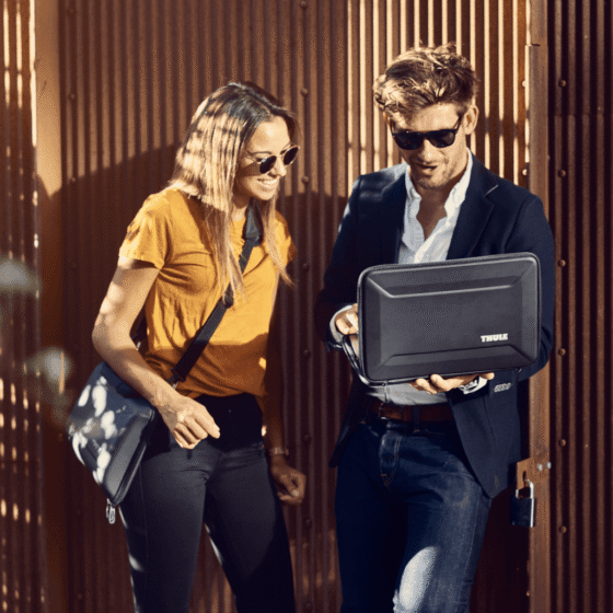 Thule Gauntelt 4 14 inch attache black lifestyle1 png