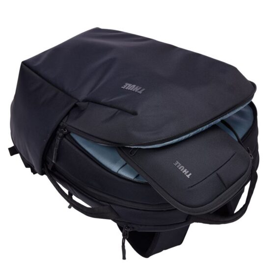 Thule Subterra 2 Powershuttle Medium Black lifestyle jpg