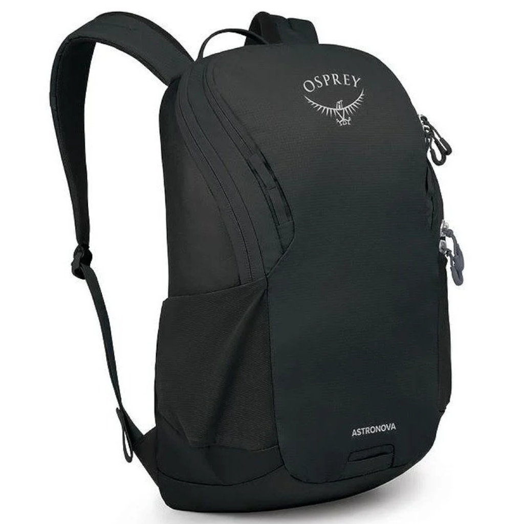 Osprey Astronova AI10006382 Daypack 23L black front3qrtr jpg