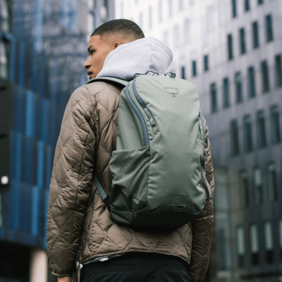 Osprey Astronova Backpack lifestyle2