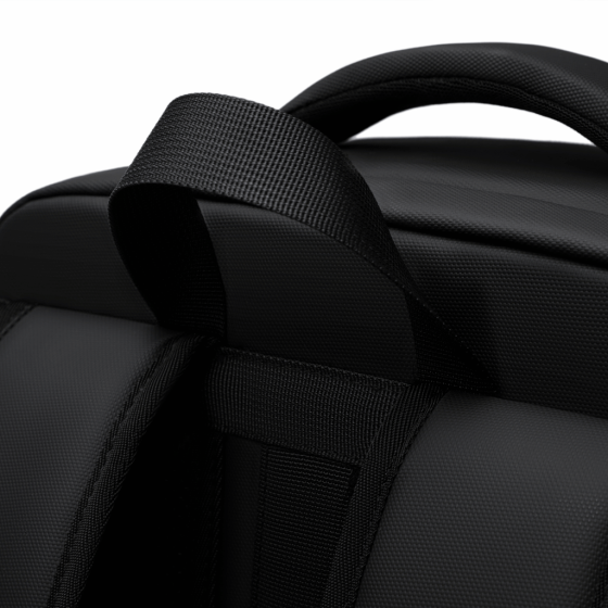 BG Berlin Nexus Lifestyle KBS 3902 Vacuum backpack black top grip