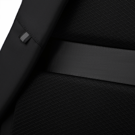 BG Berlin Nexus Lifestyle Metro Laptop Backpack 5186 Black detail