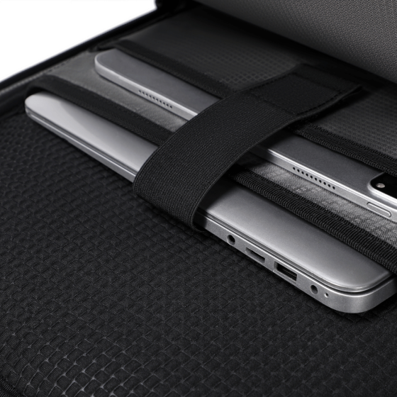 BG Berlin Nexus Lifestyle Metro Laptop Backpack 5186 Black device Section