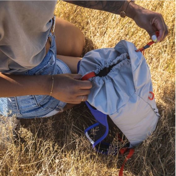 Osprey Daylite Cinch lifestyle 3