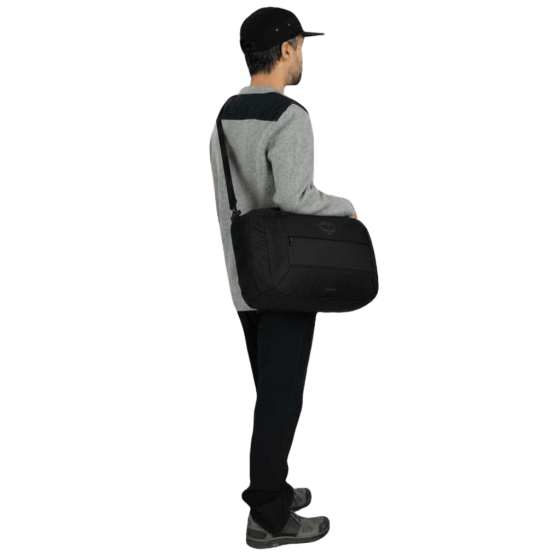 Osprey Ozone 20L boarding briefcase black lifestyle2