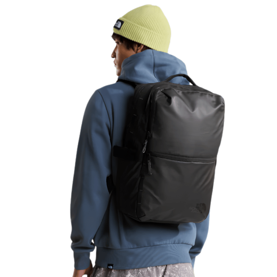 The North Face Base Camp Voyager Backpack Black 26L lifestyle1