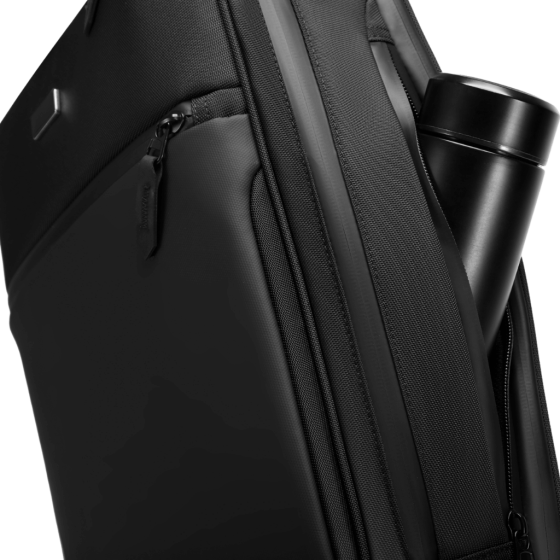 BG Berlin Nexus CEO Core Backpack KB24251 black flask