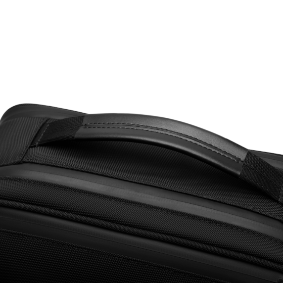 BG Berlin Nexus CEO Core Backpack KB24251 black handle