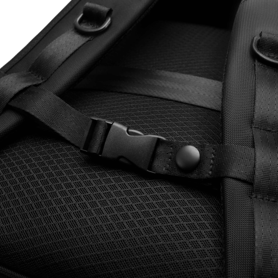 BG Berlin Nexus CEO Core Backpack KB24251 black sternum