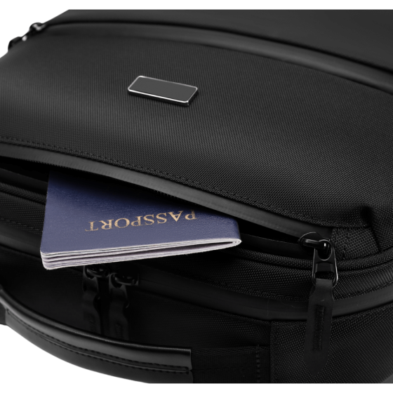 BG Berlin Nexus CEO Core Backpack KB24251 black top stash