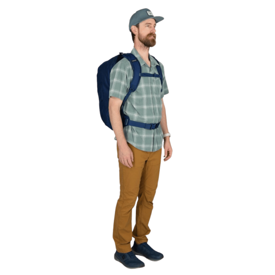 Osprey Farpoint Travel Pack extended fit Blue fit1