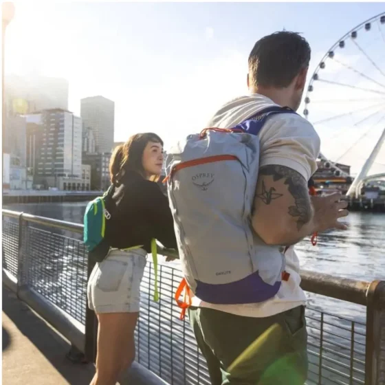 Osprey Daylite Cinch lifestyle 2